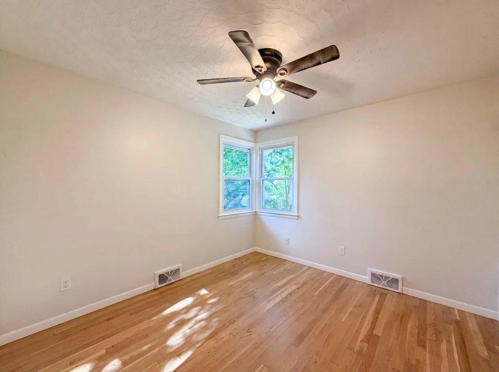 Photo of 17 Vineyard St