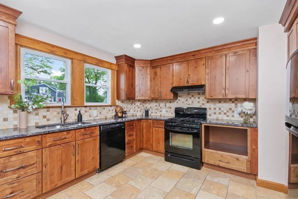 Photo of 27 Locust St
