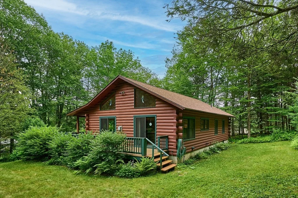 Photo of 35 Briar Hill Rd