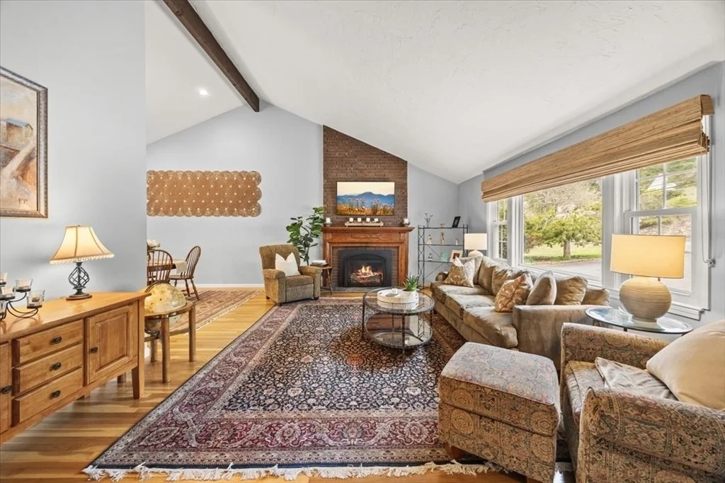 Photo of 1480 Great Plain Ave