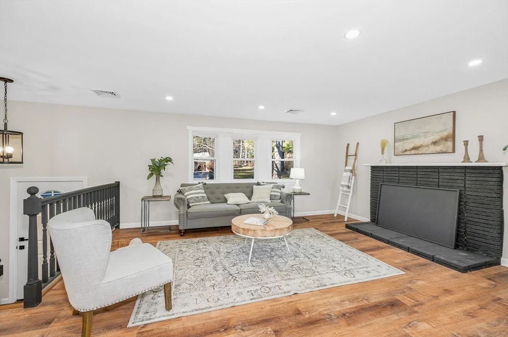 Photo of 4 Melody Ln