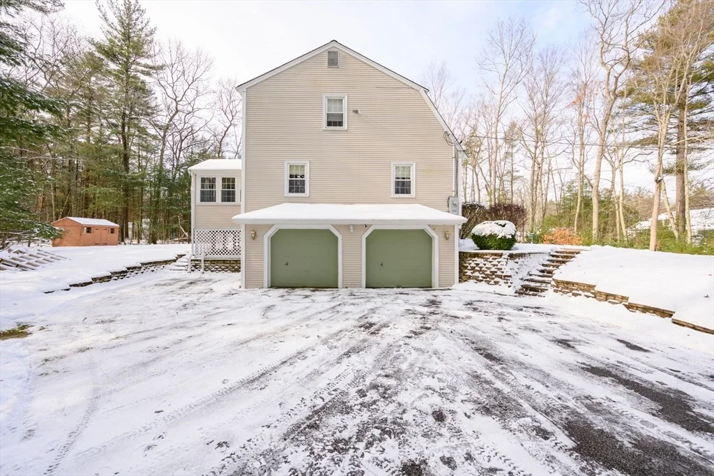 Photo of 179 Meadowbrook Rd