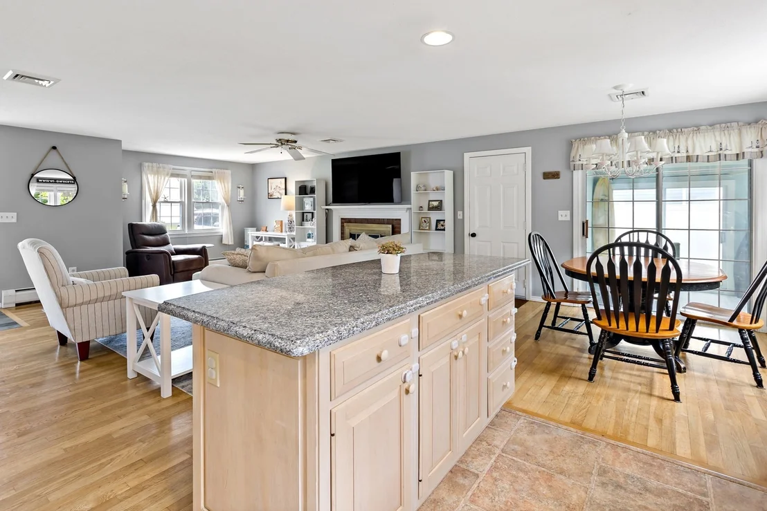 Photo of 348 Prince Hinckley Road