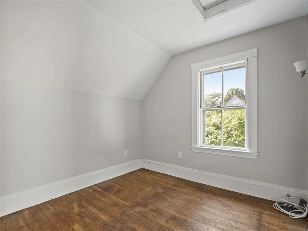 Photo of 27 Alpine St