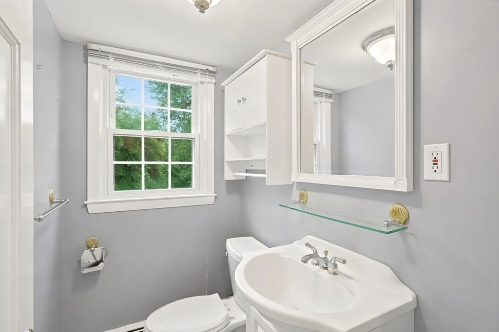 Photo of 52 Lanewood Ave