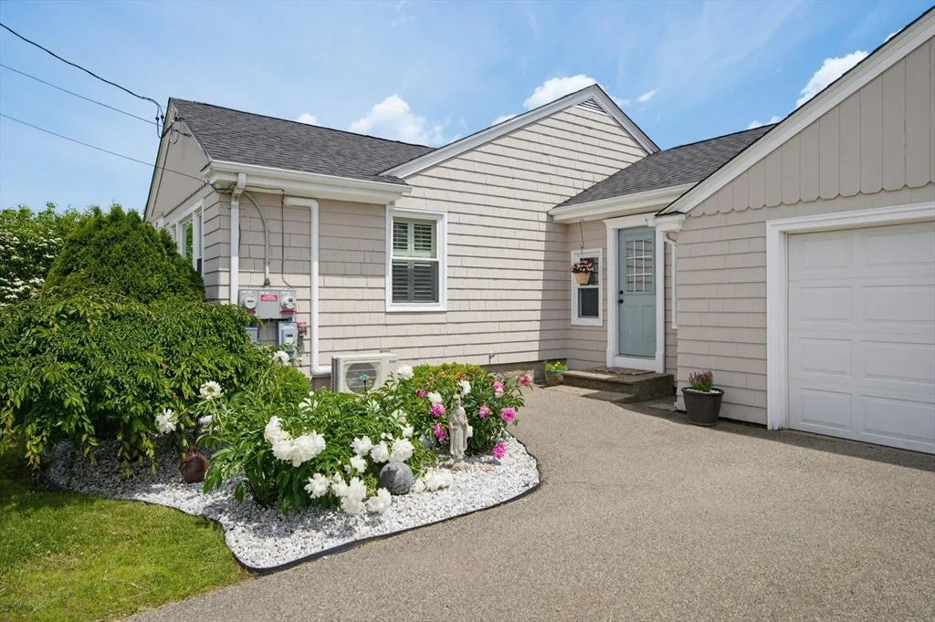 Photo of 377 Kenyon  Ave