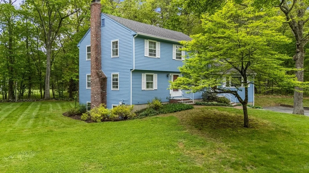 Photo of 8 Lillian Dr