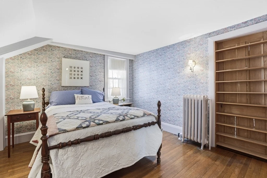 Photo of 105 Lexington Rd
