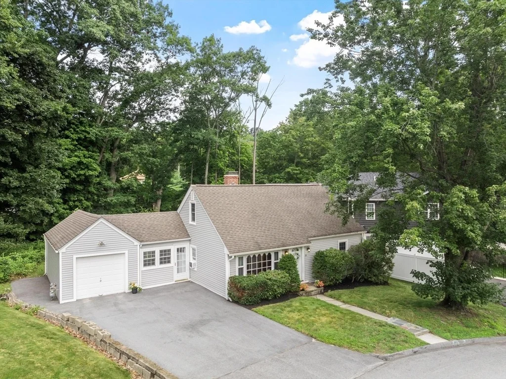Photo of 14 Meadow Ln