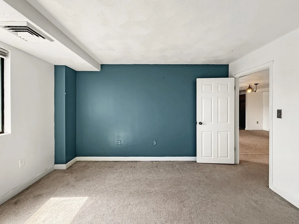 Photo of Unit 304 at 39 Parlin St