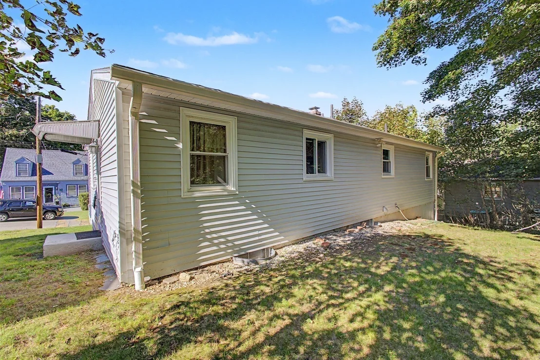 Photo of 9 Johnson Ave