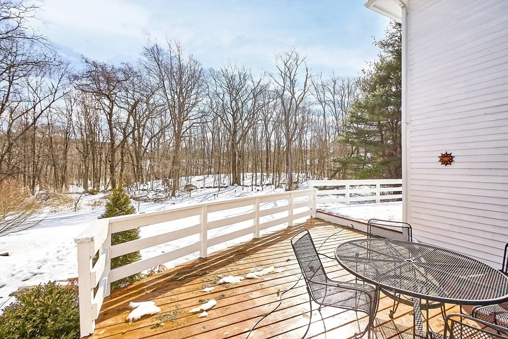 Photo of 7 Meadowbrook Cir