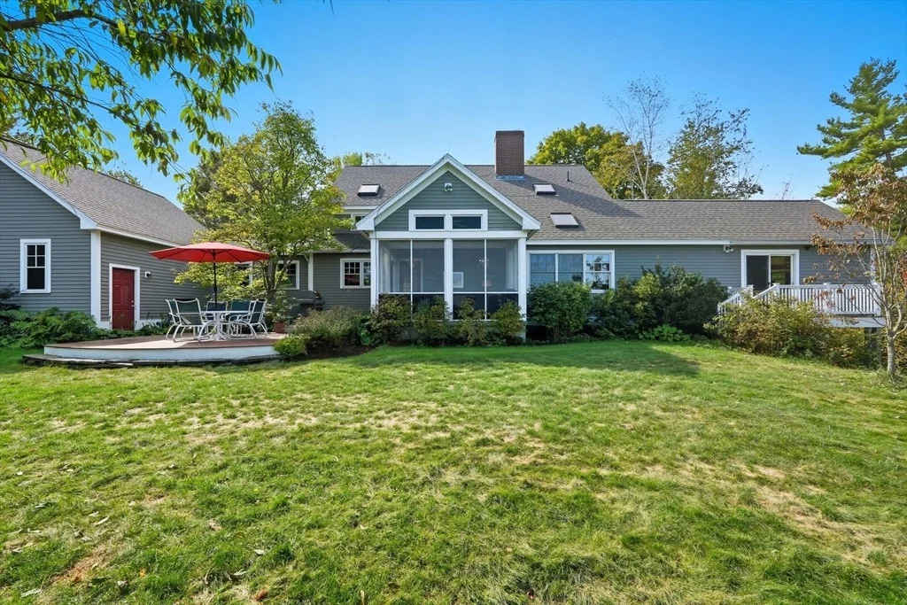 Photo of 901 Roaring Brook Road