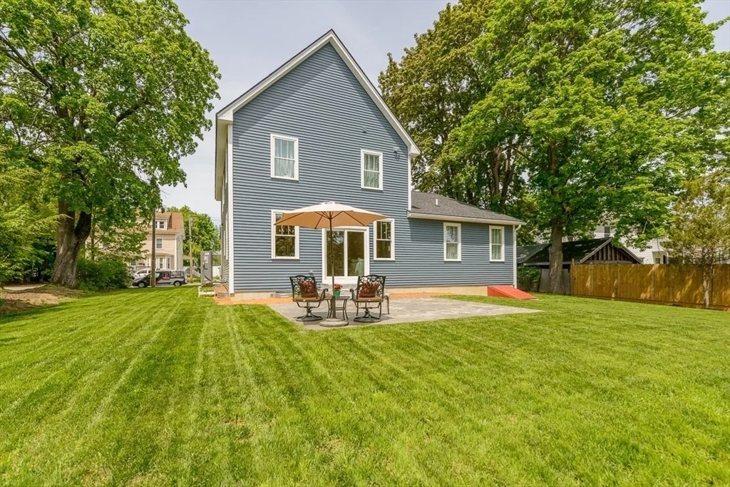 Photo of 10 Pleasant St