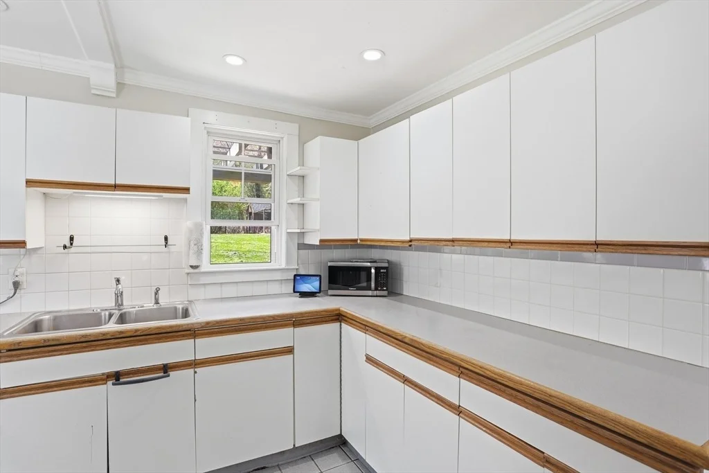 Photo of 20 Concord Dr