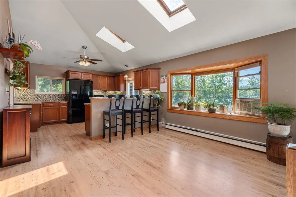 Photo of 10 Hopkinton Rd