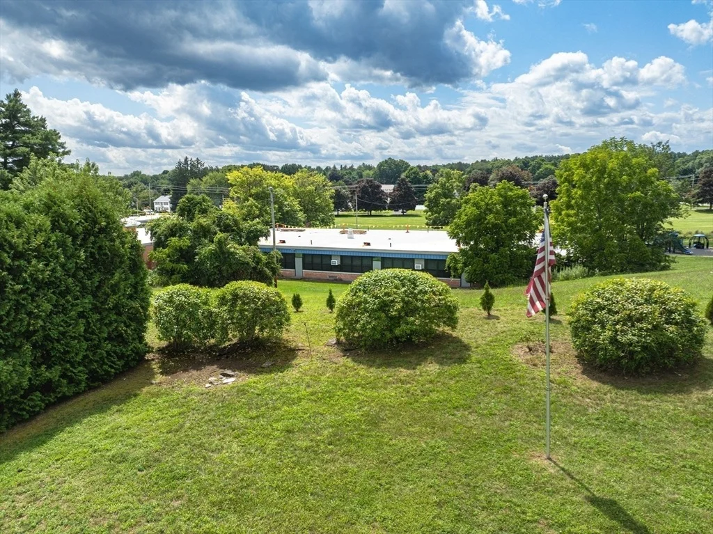 Photo of 17 Breton Ln