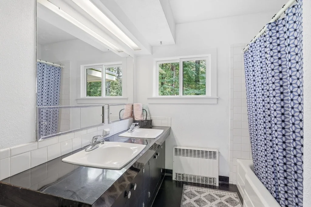 Photo of 131 Warren Ave