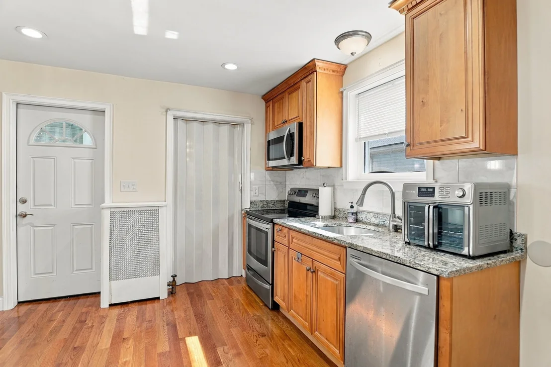 Photo of 7 Geneva Avenue