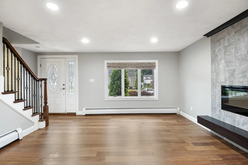 Photo of 4 Raymond Cir