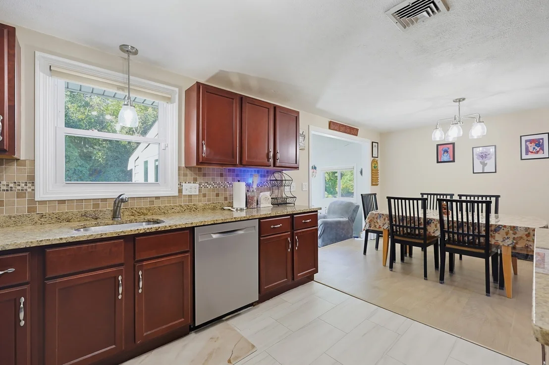 Photo of 39 Candy Ln