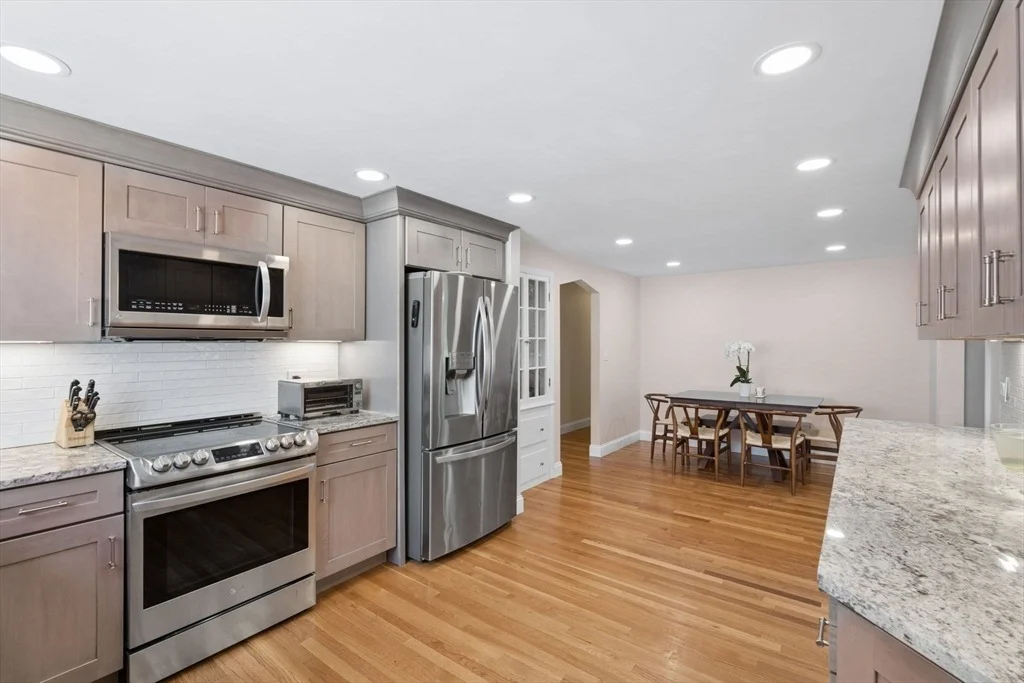 Photo of 83 Colgate Dr