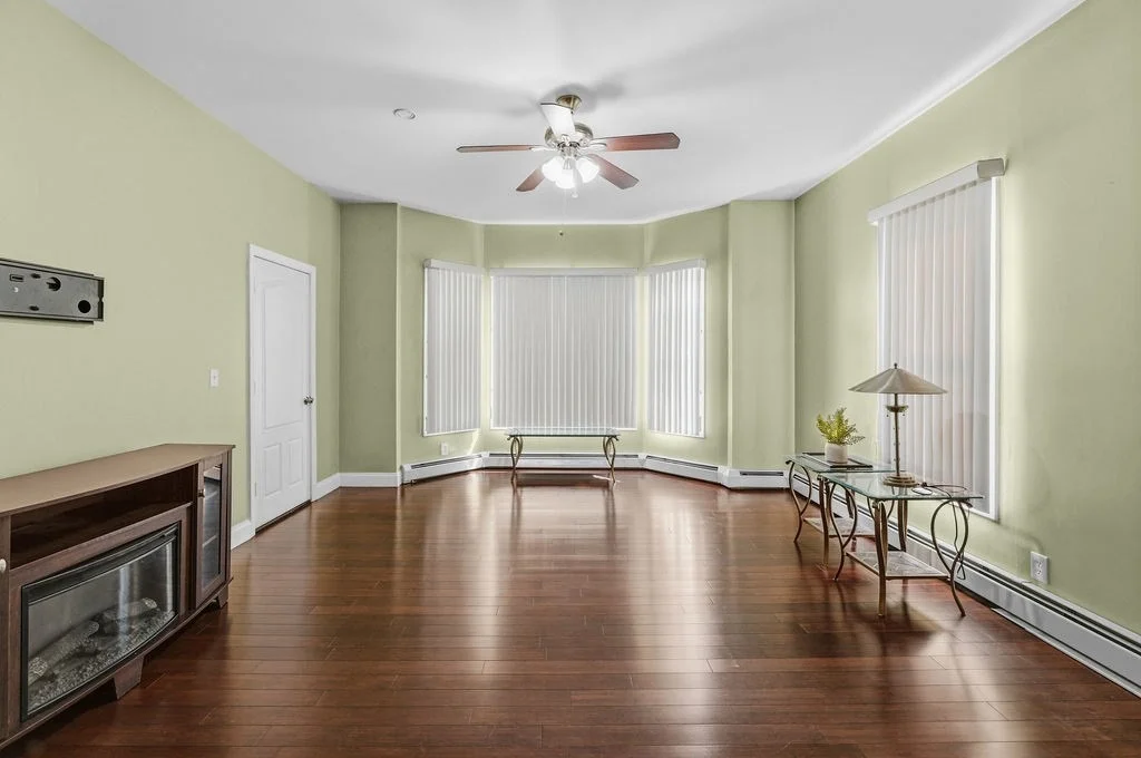 Photo of 998 Middle