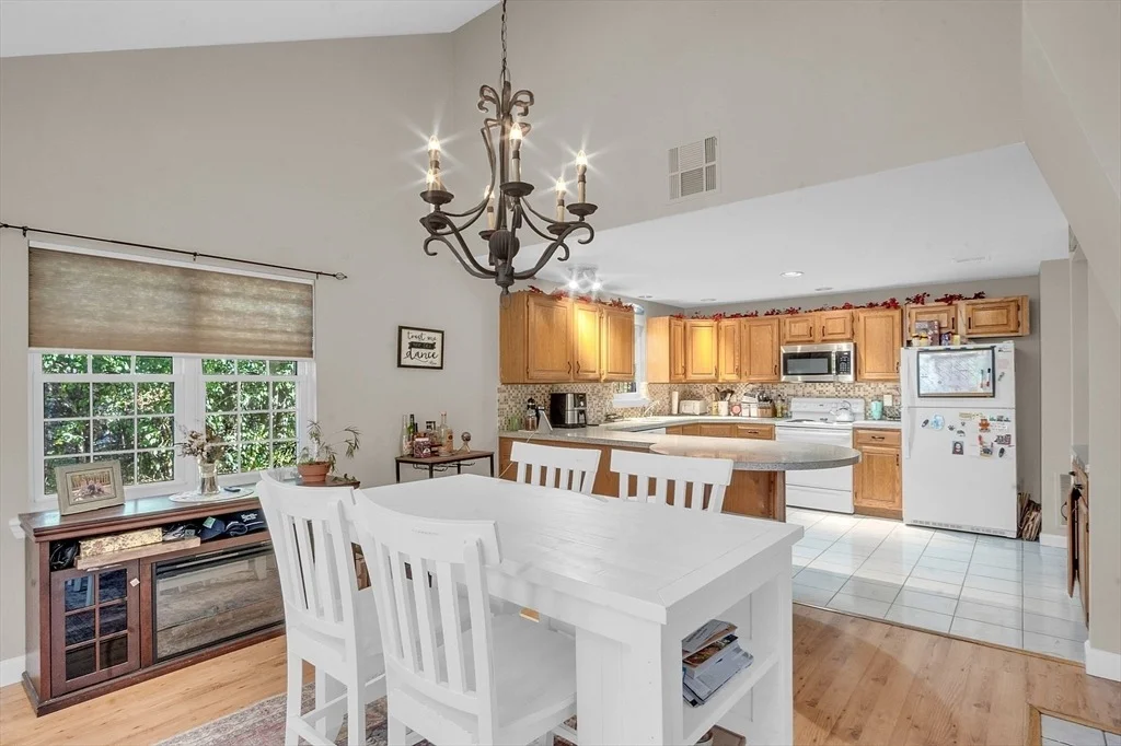 Photo of Unit D at 706 Ridgefield Cir