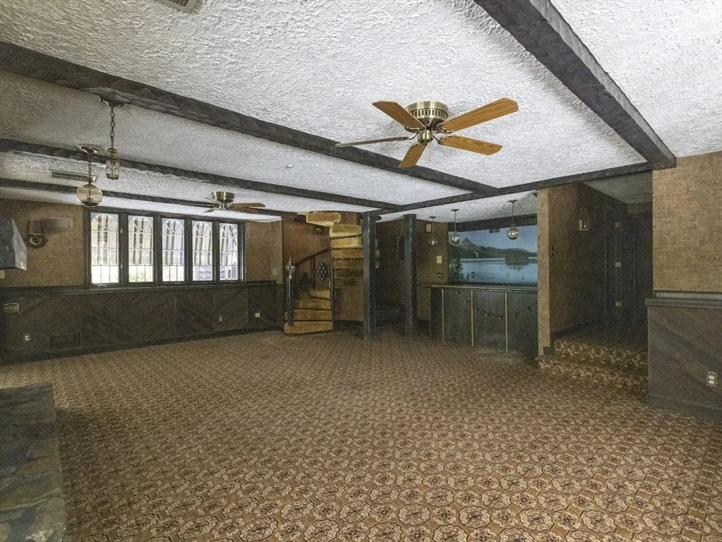 Photo of 233 Annette Ave