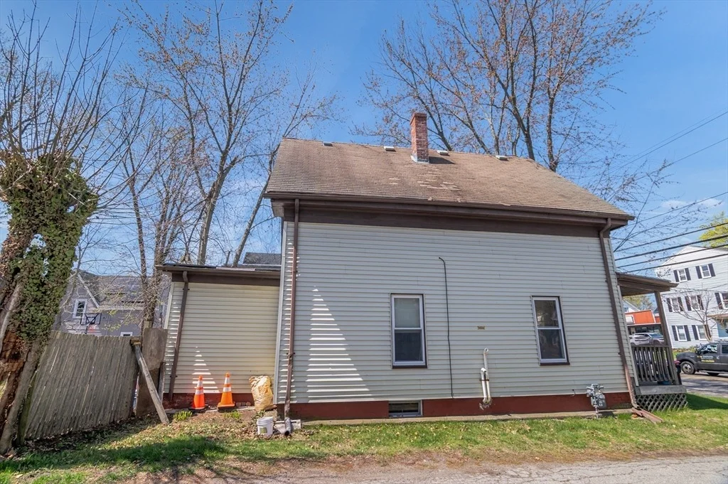 Photo of 385 Centre St