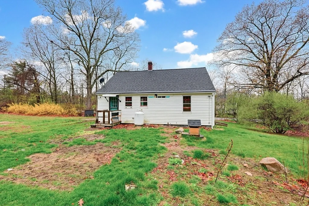 Photo of 321 Townsend Hill Rd