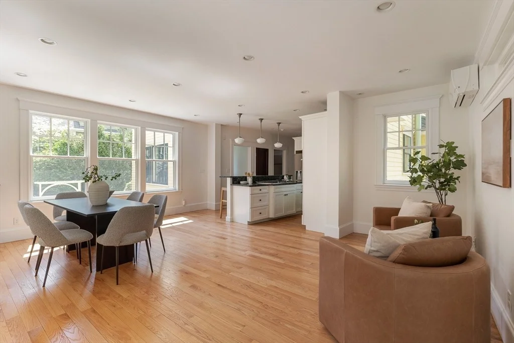 Photo of 4 Lawrence St
