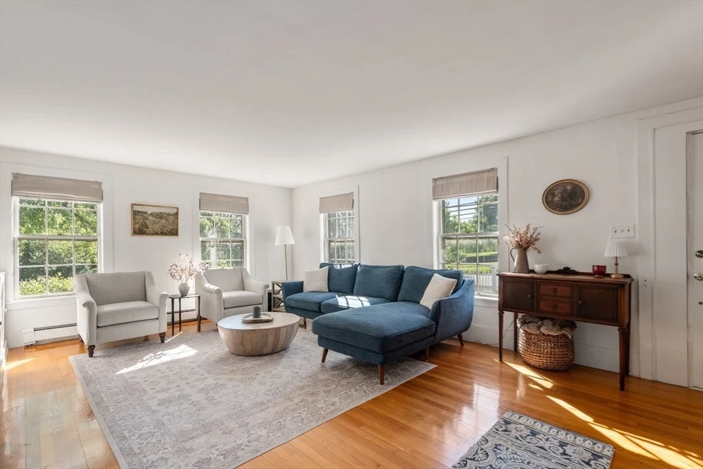Photo of 339 Boston Rd