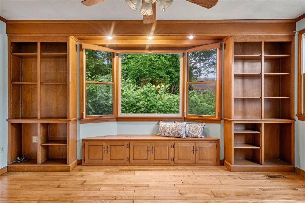 Photo of 18 Lincoln Park