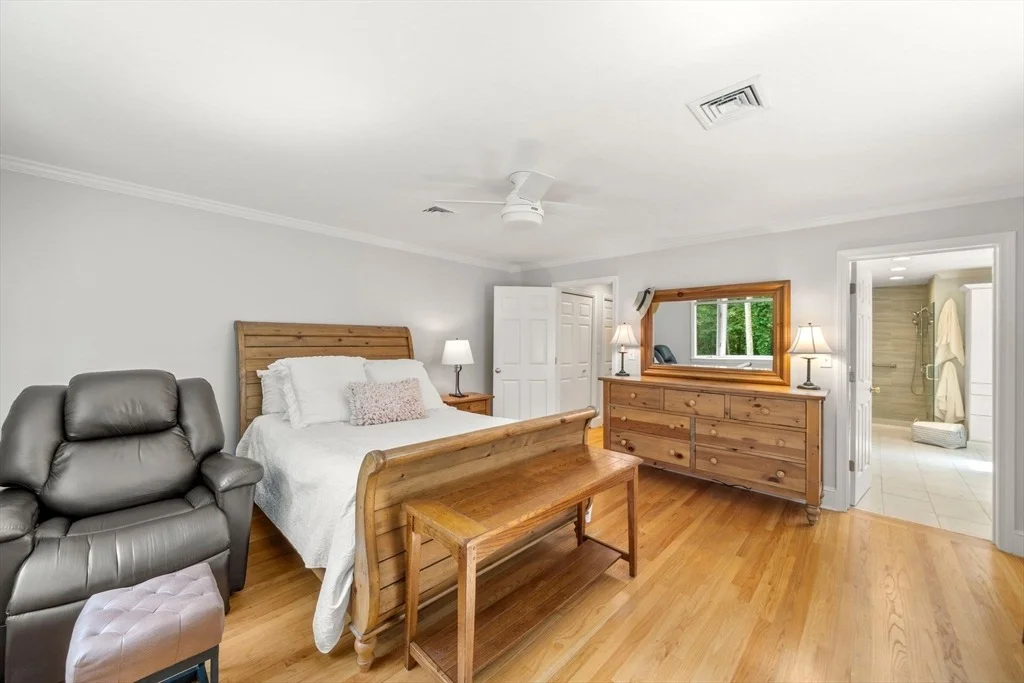 Photo of 359 Holly Rd