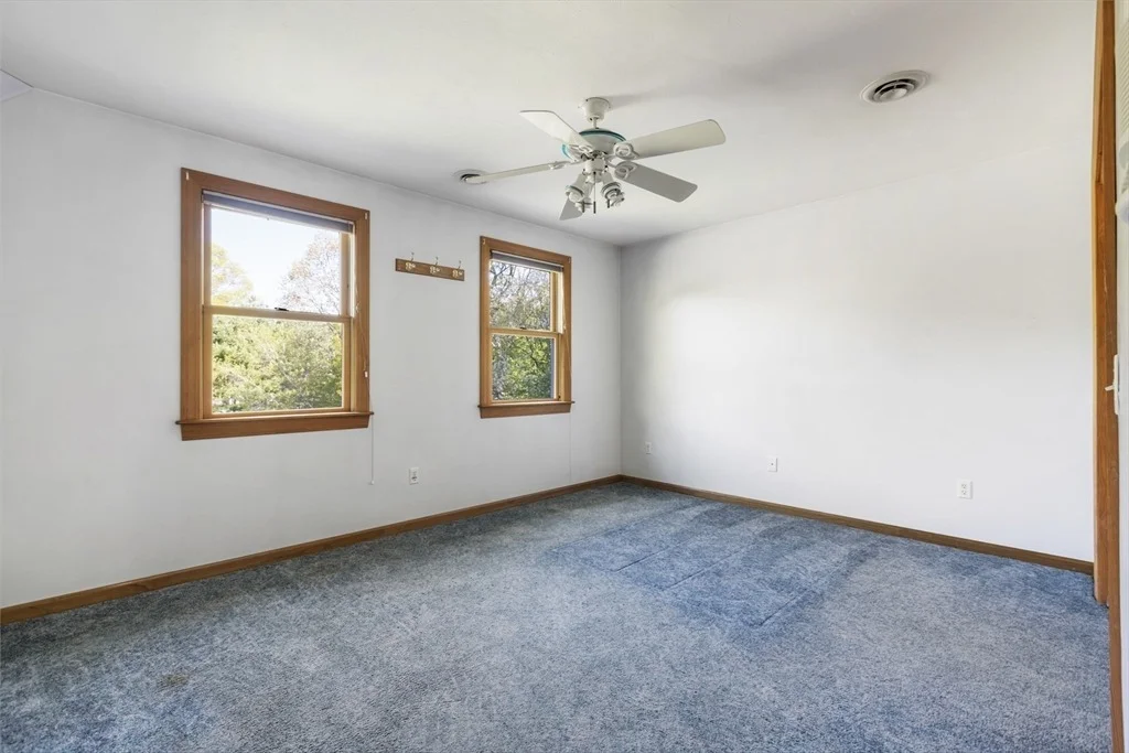 Photo of 27 Sullivan Blvd