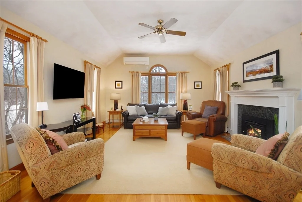 Photo of 40 Fifers Ln