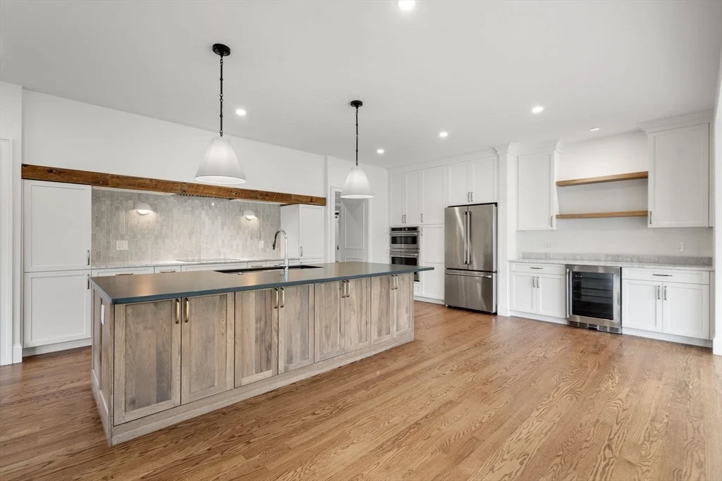 Photo of 131 Nobscot Dr