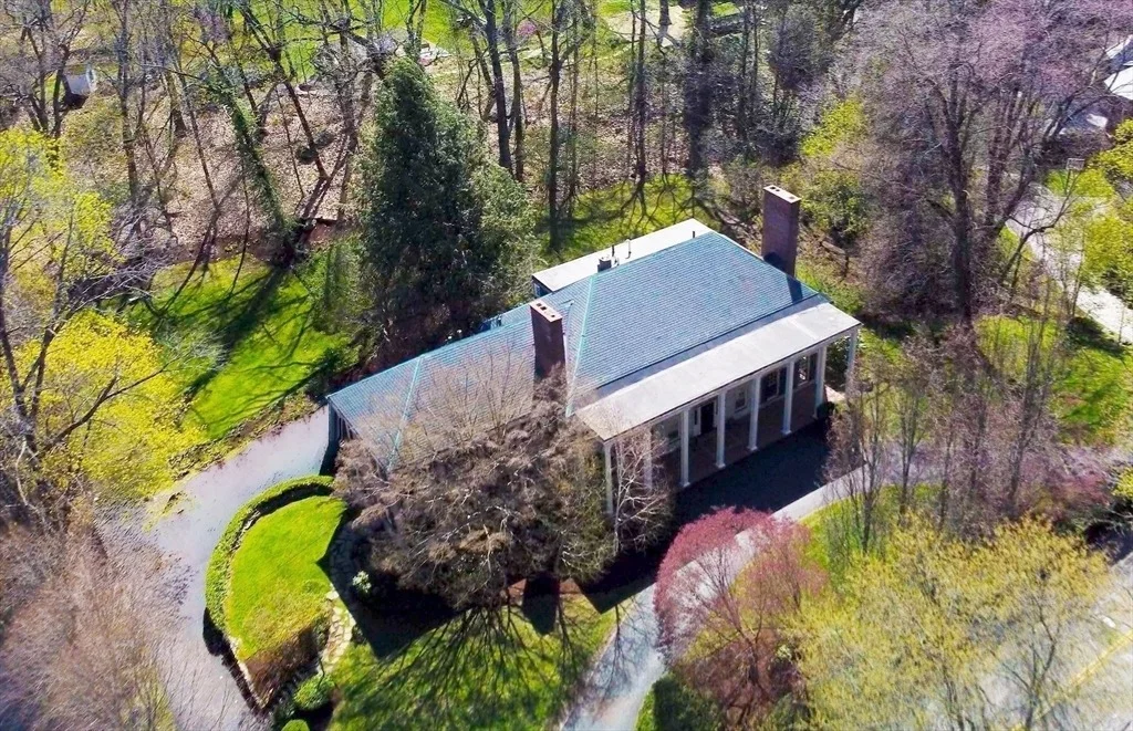Photo of 300 Warren St.