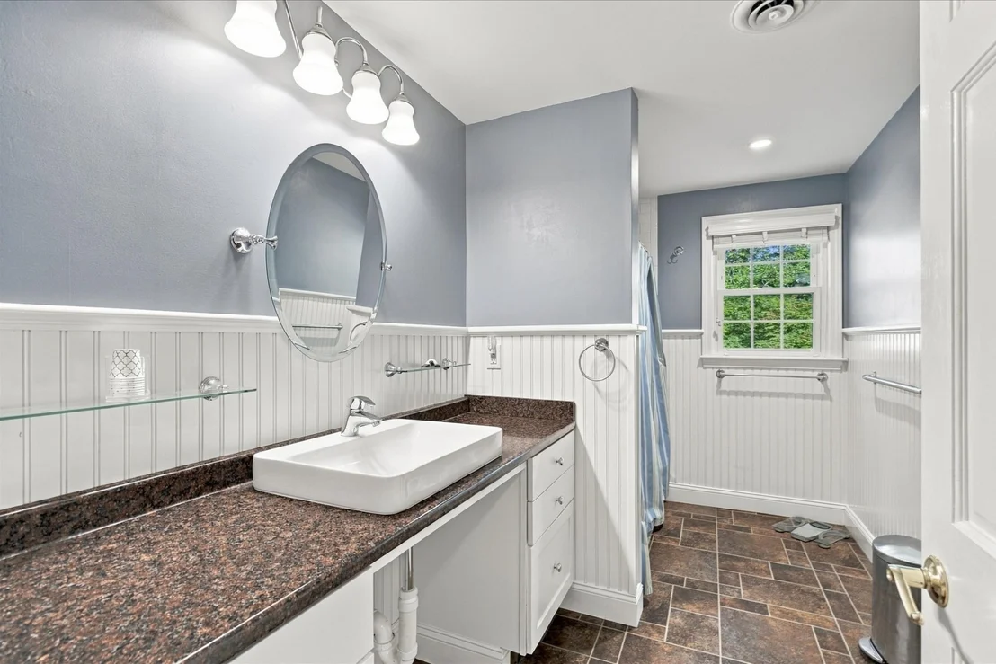 Photo of 402 Prince Hinckley Rd