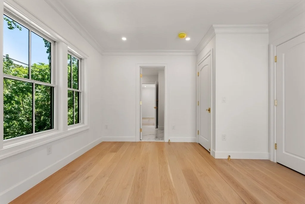 Photo of 18 Naples Rd