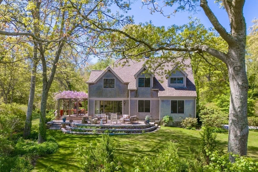 Photo of 246 River Road