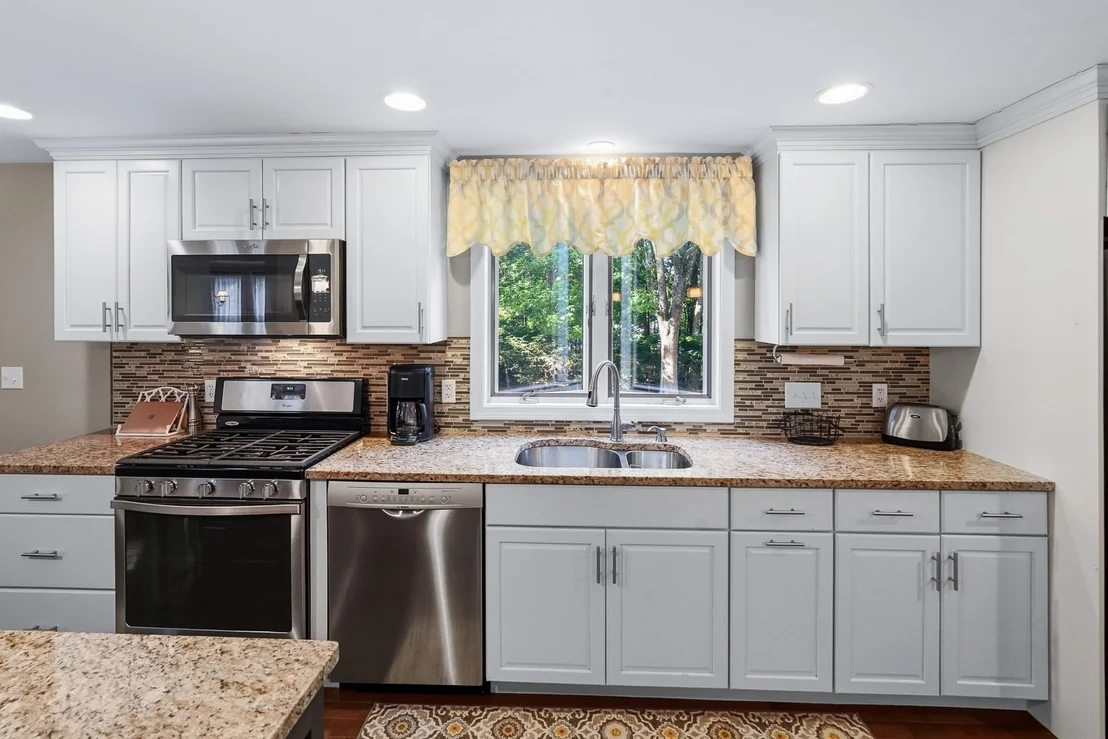 Photo of 14 Oak Cir