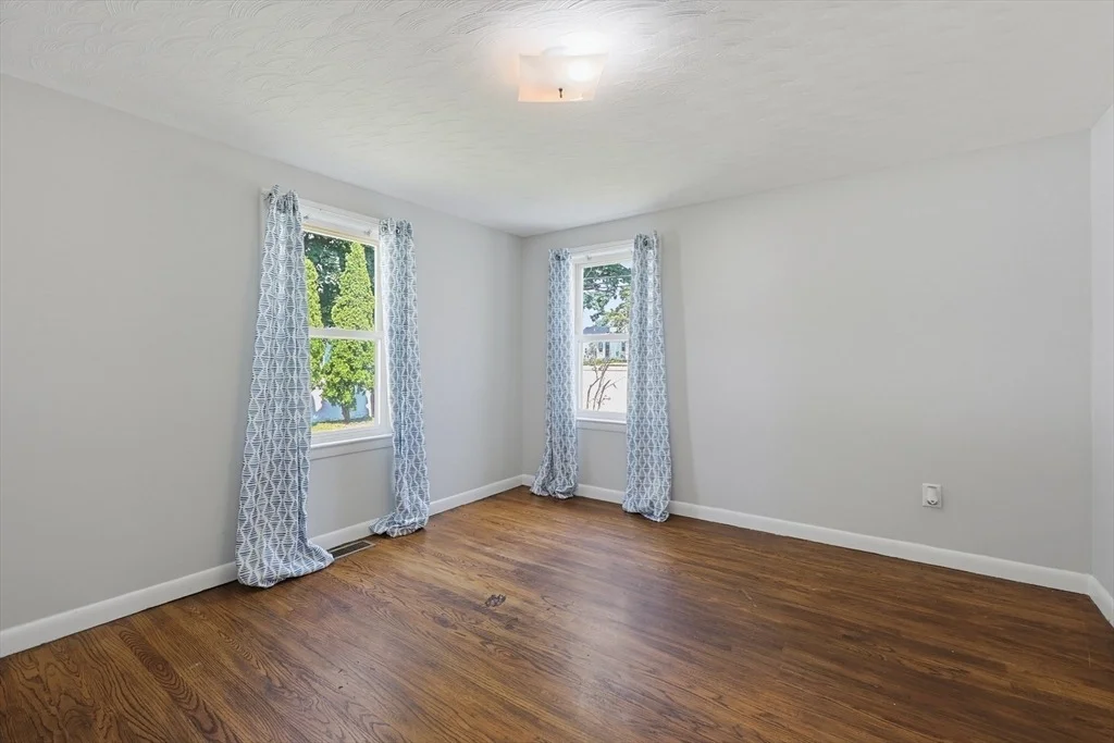 Photo of 30 Lloyd St