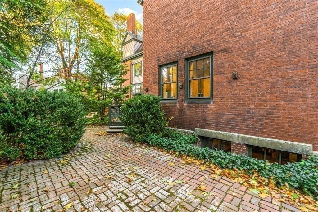 Photo of 27 Irving Street