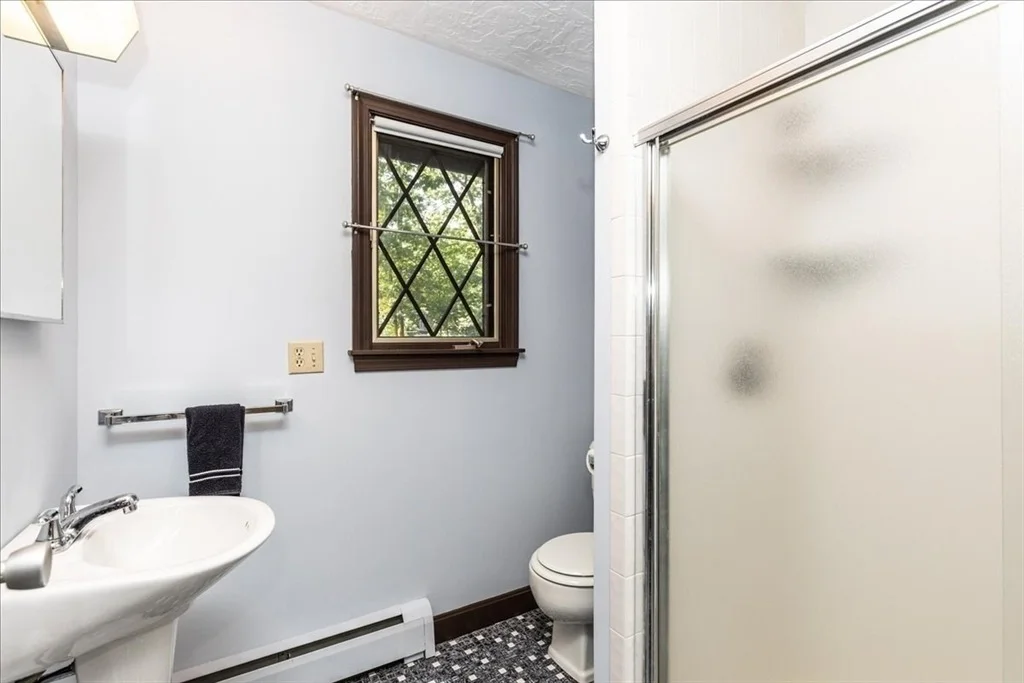 Photo of 43 Ledgewood Dr