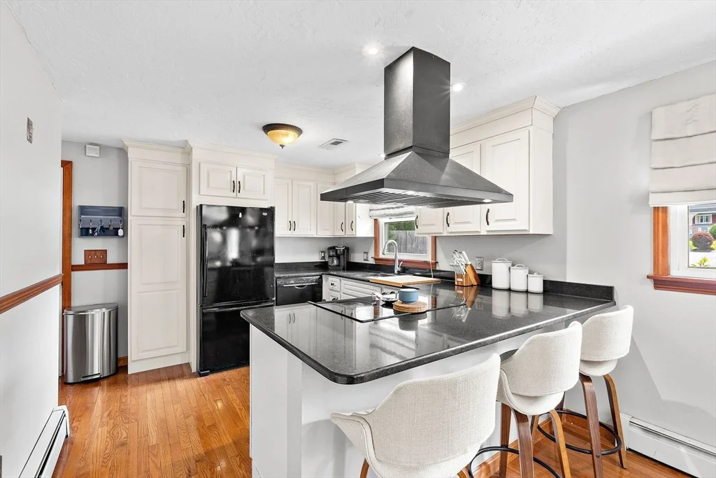 Photo of 37 Angelo St