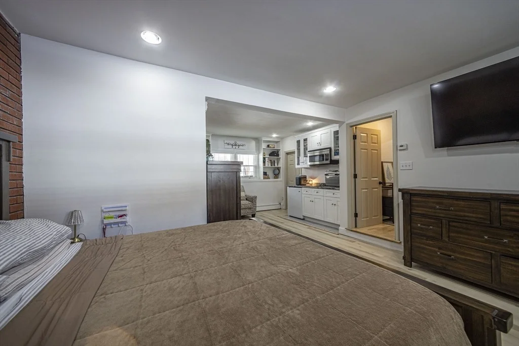 Photo of 31 Johnson Cir
