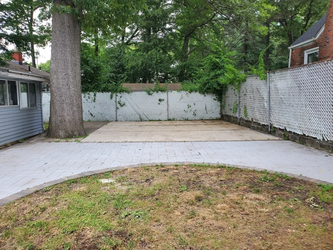 Photo of 725 Bay St