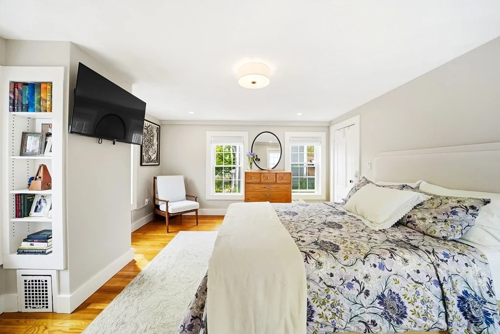 Photo of 11 Beacon St